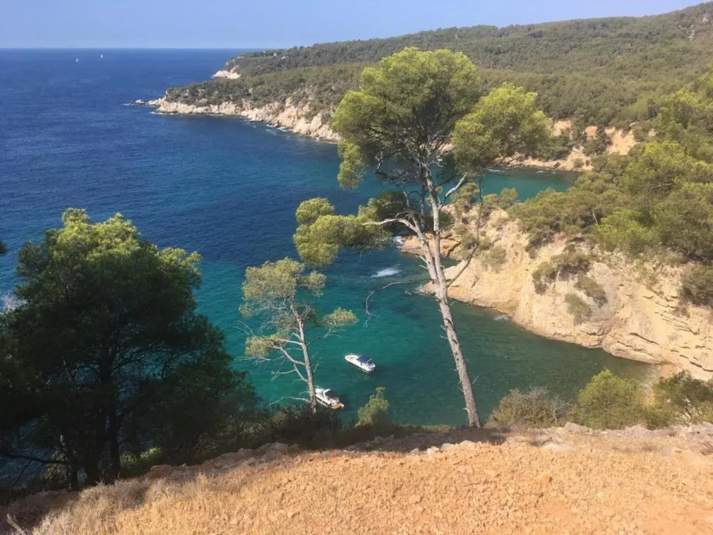 Sanary sur Mer Appartement 30m2 T2 avec terrasse Piscine 10min à pied de la plage