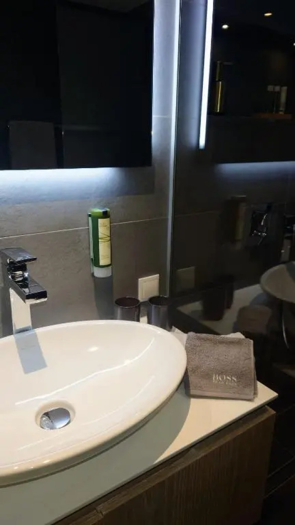 Maurers Schlierseetraum 6, Studio 455 mit 42 qm neu renoviert, Erdgeschoss mit eingezäunter Terrasse in ruhiger Lage am Kirchbichlweg 8