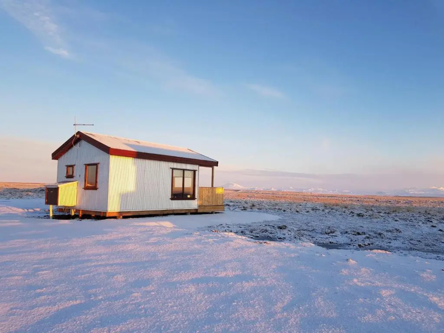 Hekla Cabin 3 Volcano and Glacier View