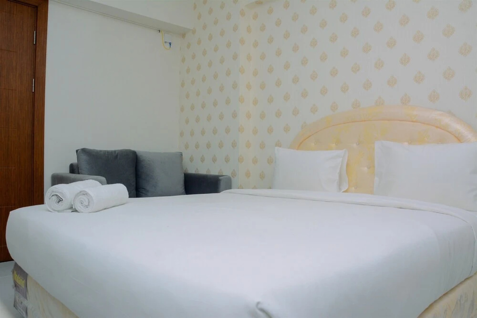 Relaxing and Comfy Studio Cinere Resort Apartment