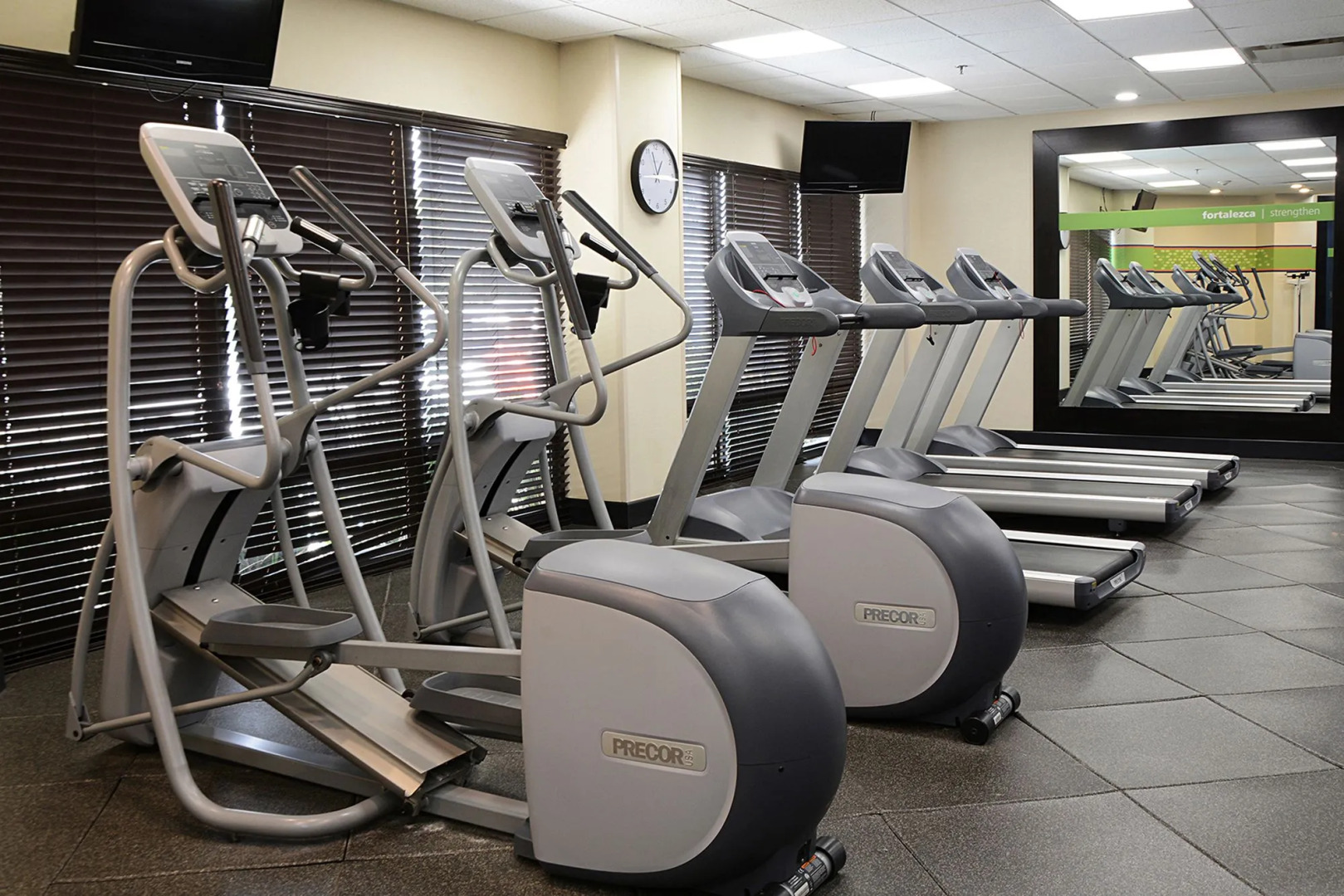 Hampton by Hilton Saltillo