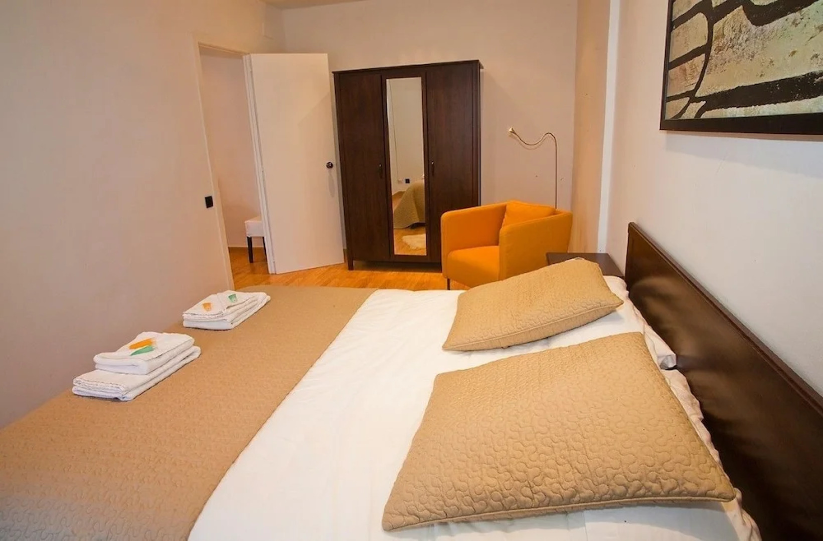 Central Apartment with Terrace