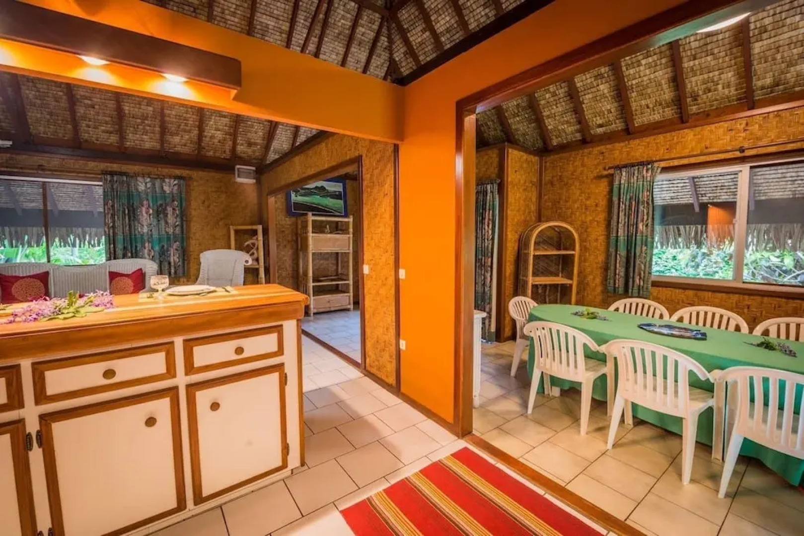 Bora Bora Holidays Lodge And Villa