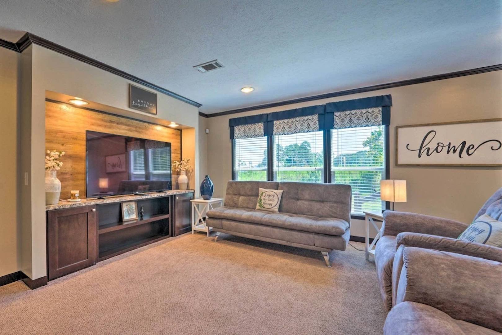 Pet-friendly Home w/ Deck in Broken Bow!