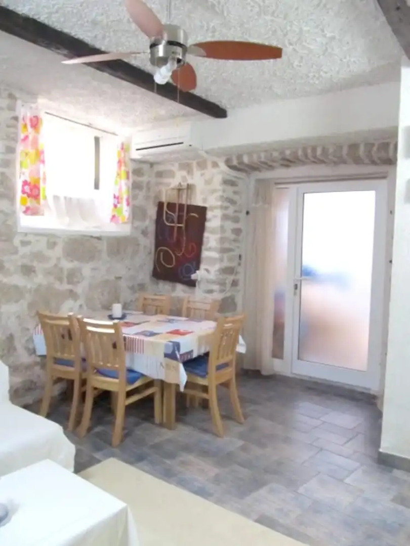 Apartment With one Bedroom in Betina, With Terrace and Wifi - 60 m Fro