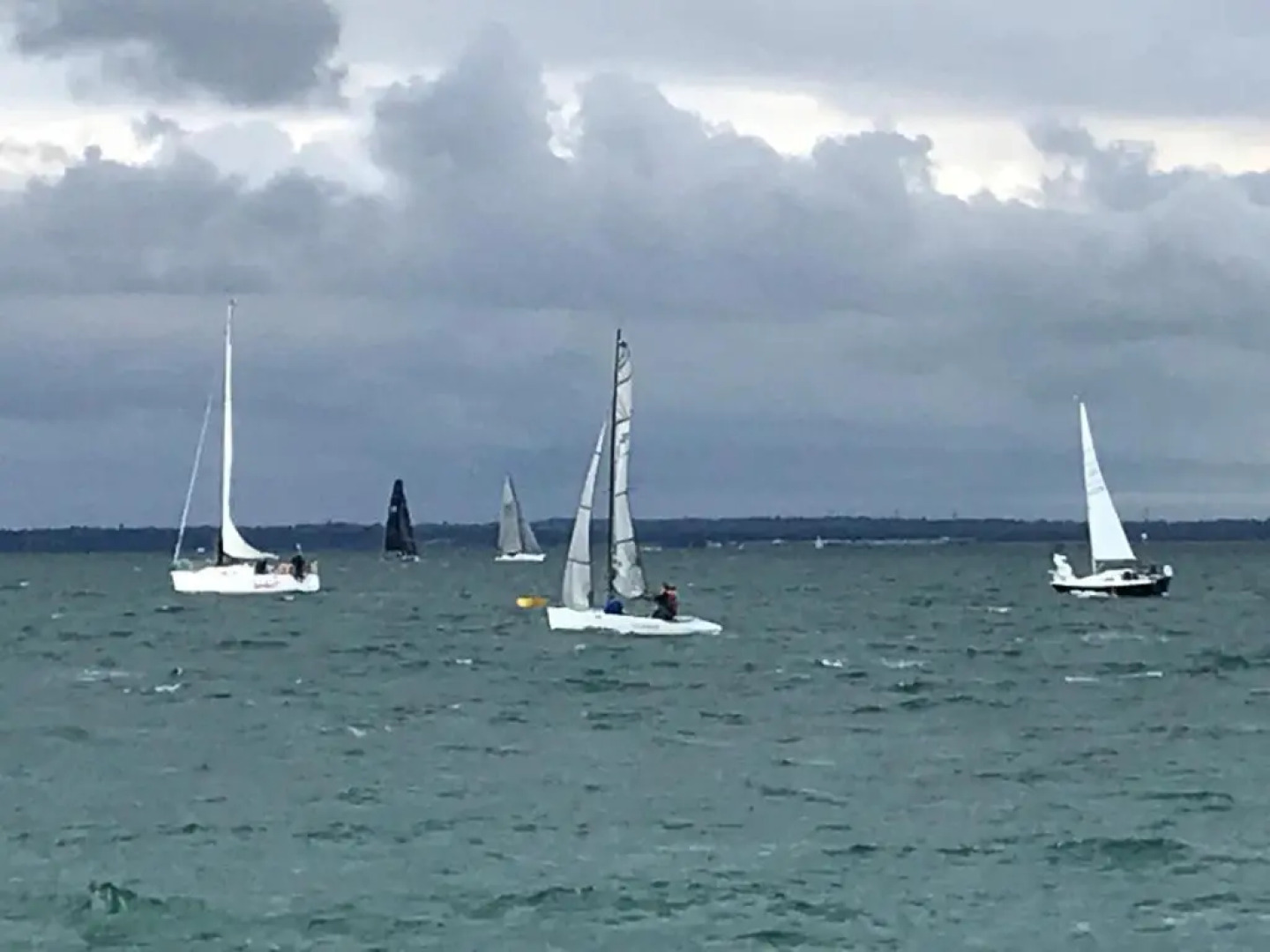 COWES HIGH STREET - 2 Bed Flat - sleeps 2-6 people