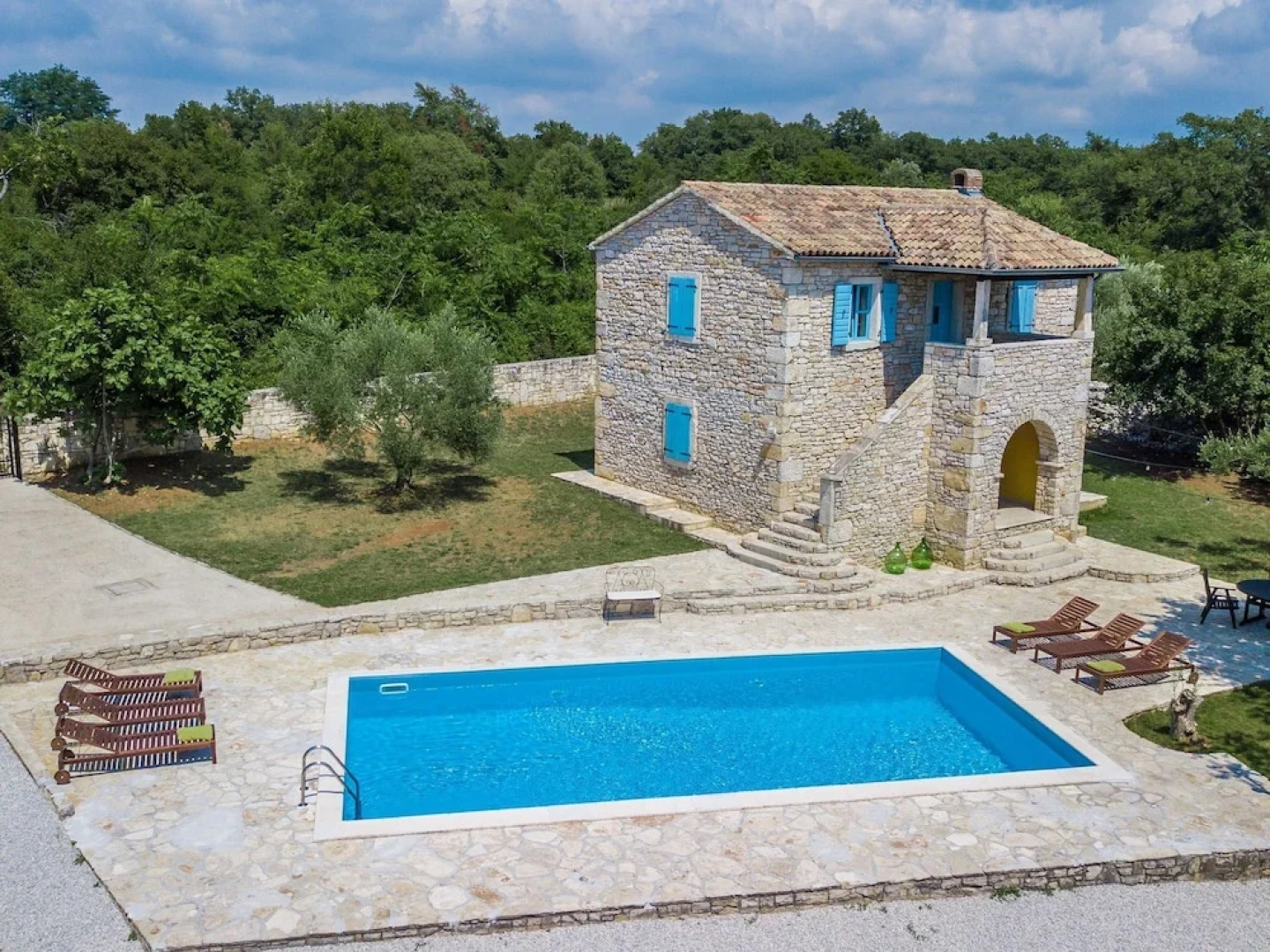 Modern Holiday Home With Pool in Sveti Lovrec Croatia