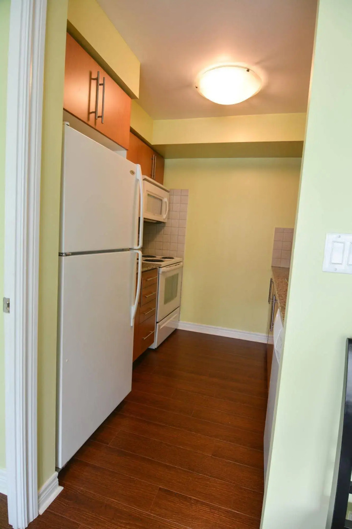 Maplewood Suites - Square One