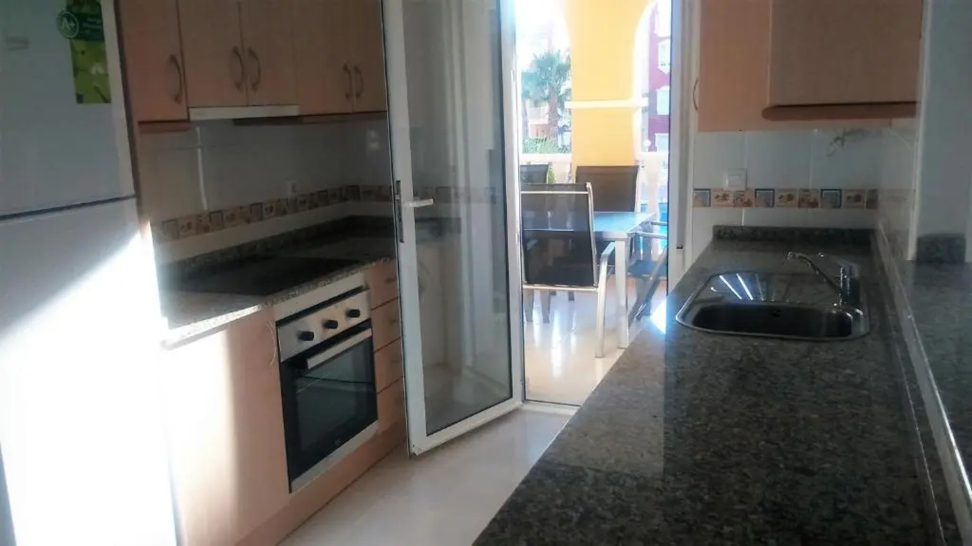 Beautiful 3 bed, 2 bath modern apartment