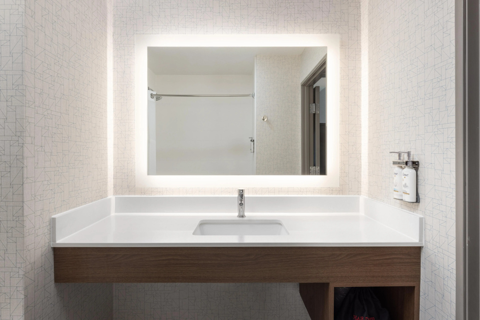 Holiday Inn Express & Suites Sacramento NE Cal Expo by IHG