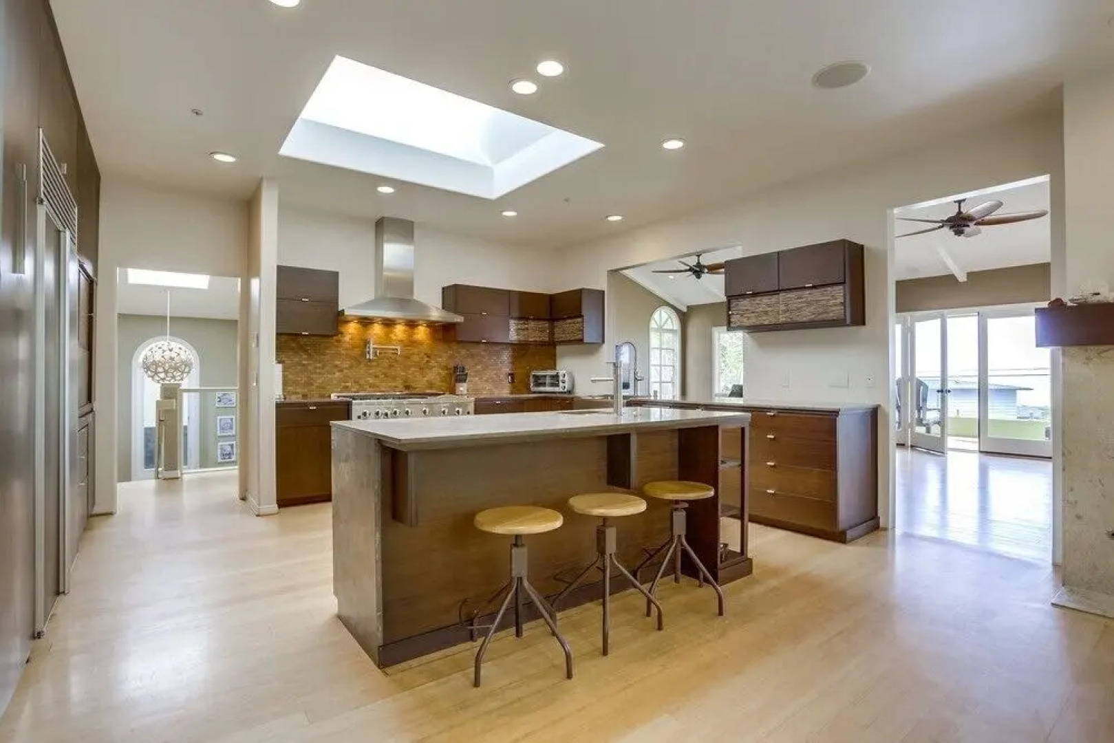 Grandview 3 Bedrooms 2.5 Bathrooms Home