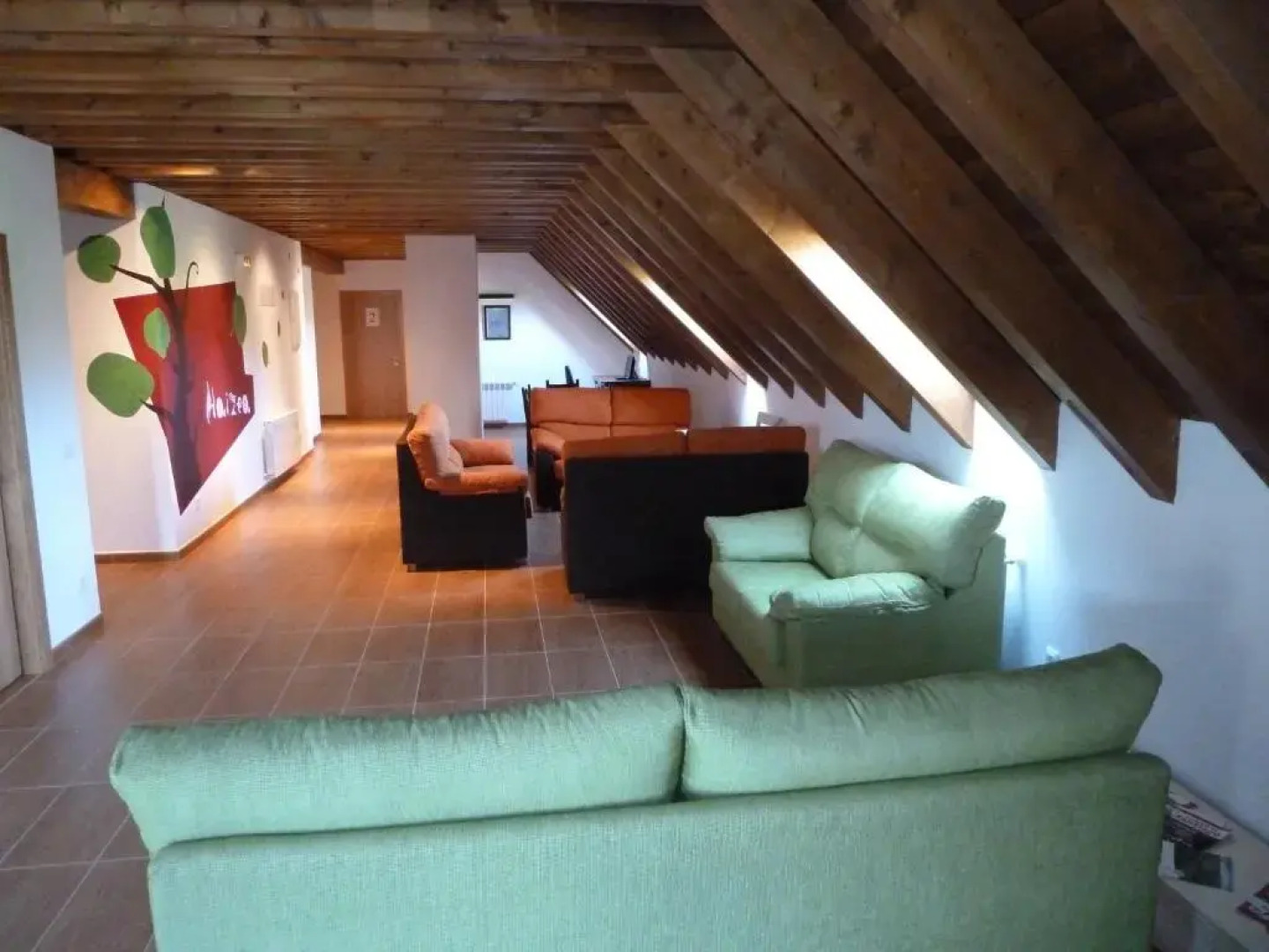 Hostal y Albergue Haizea - Hostel