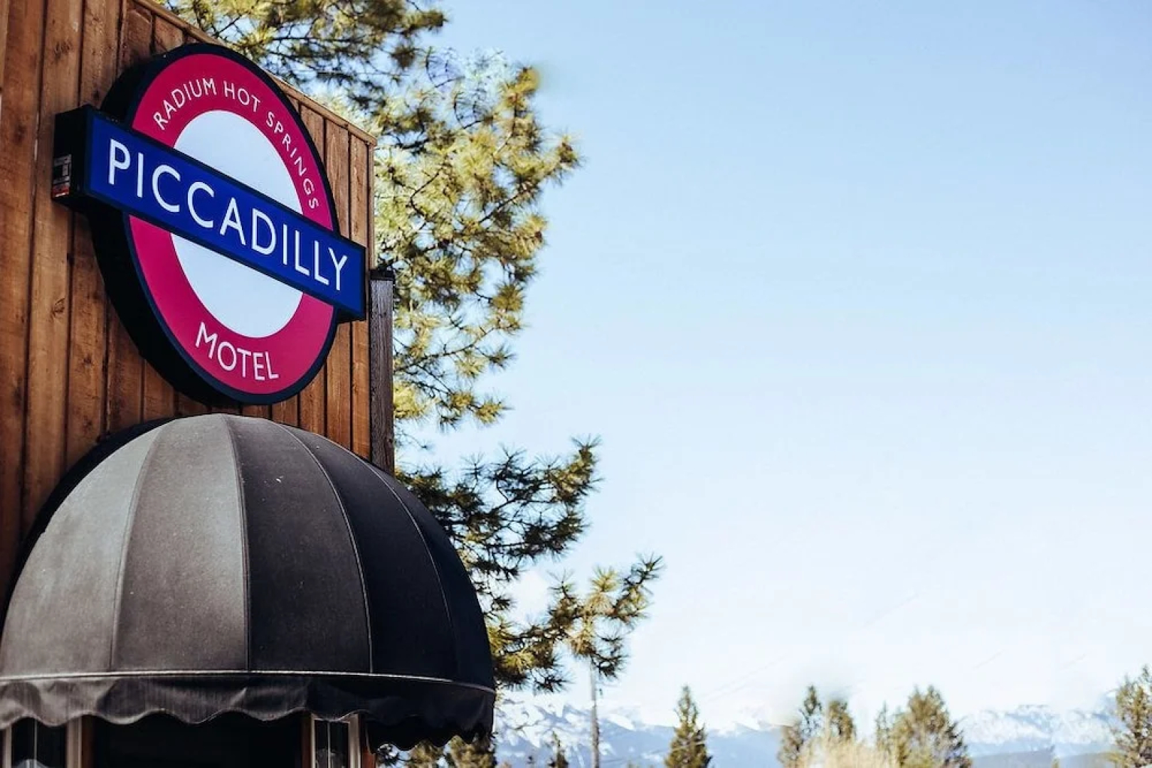 The Piccadilly Motel