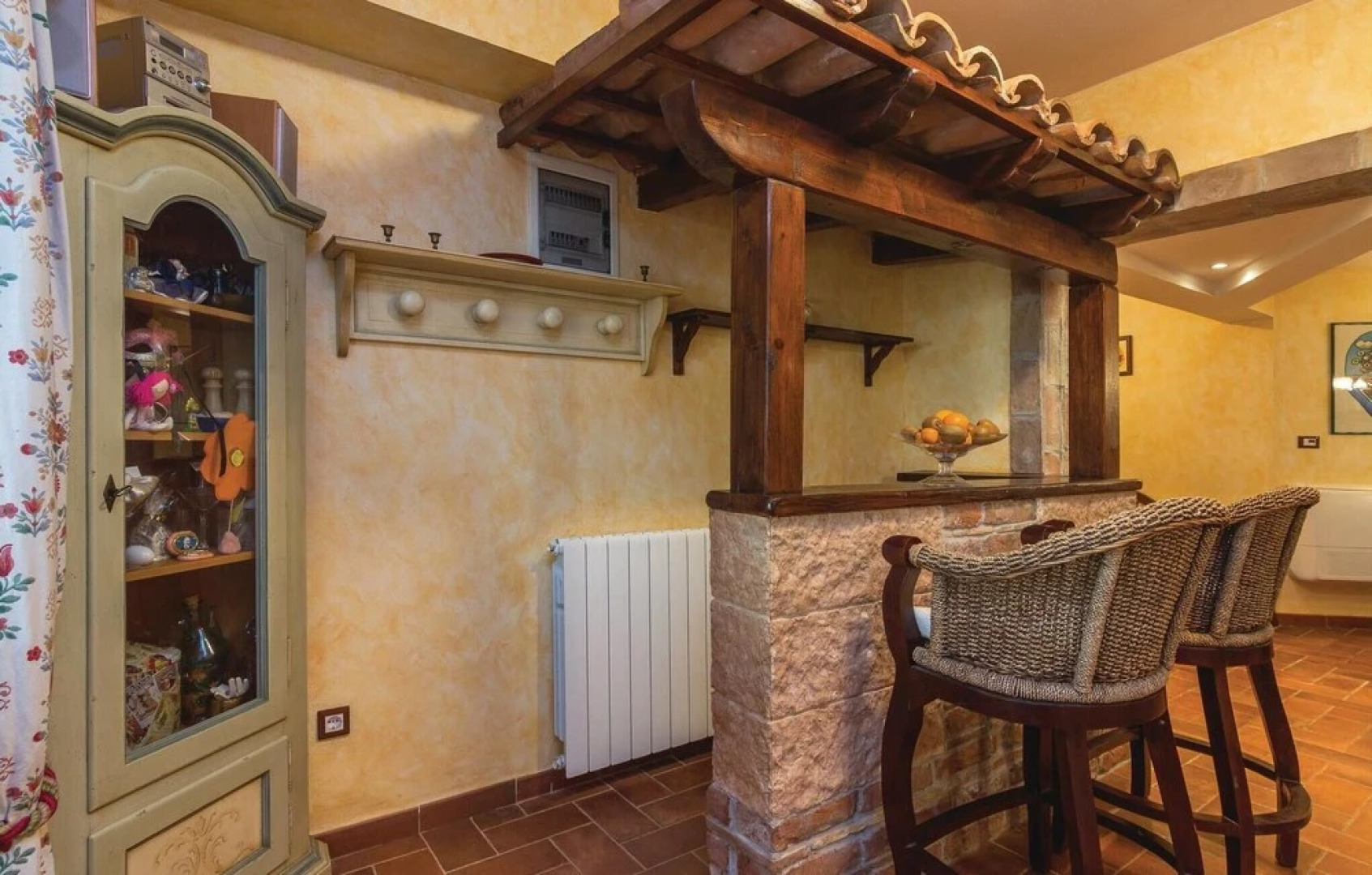 Amazing Home in Nova Vas with Hot Tub, WiFi & 4 Bedrooms