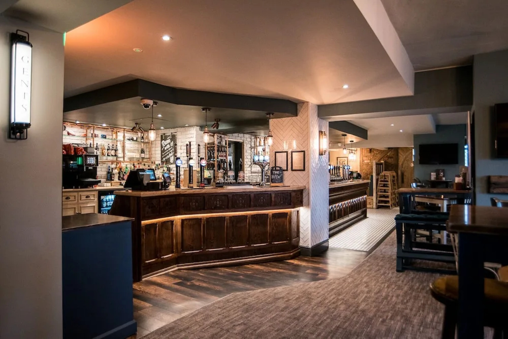 Cat & Lion Country Pub and Hotel