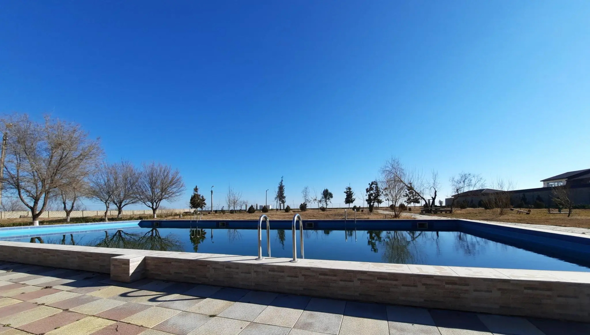 Электра Холидей