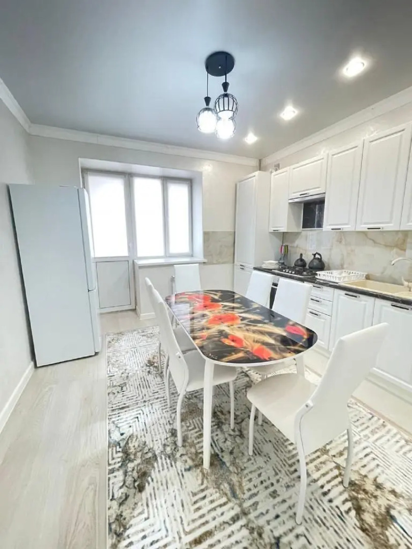 Апартаменты на улице Таумуша Жумагалиева 10 блок 4