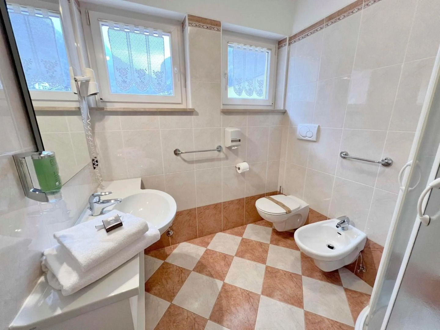 Alle Dolomiti Boutique Lake Hotel