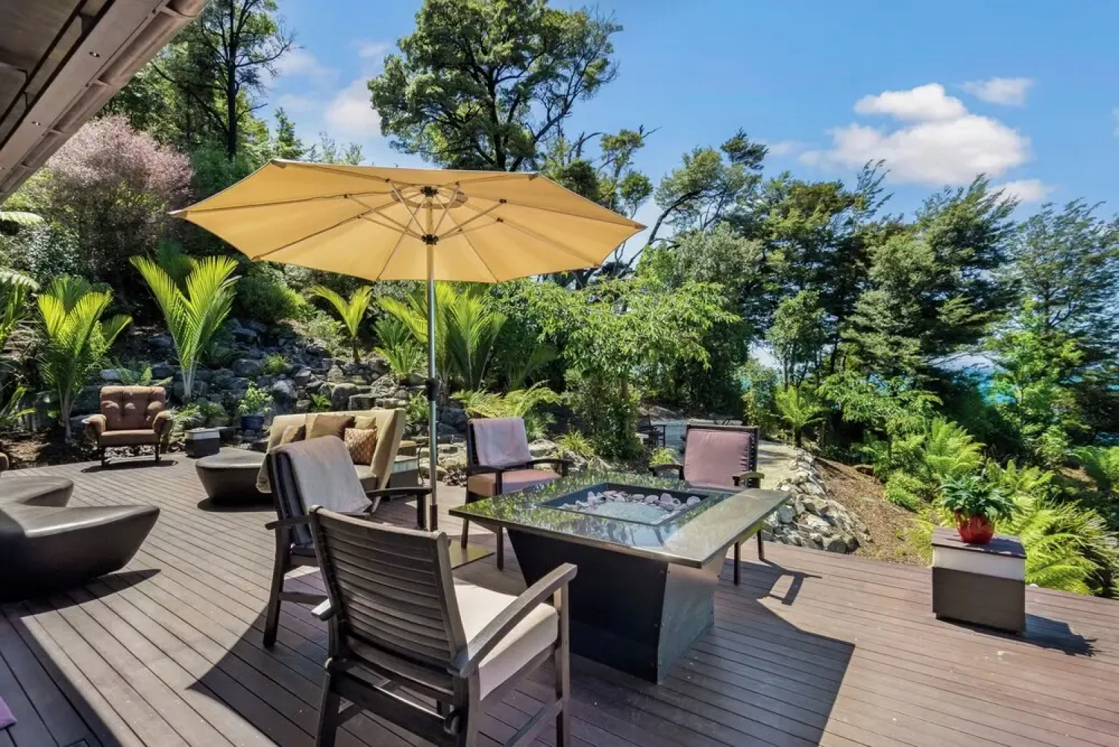 Jacuzzi Suite - Ocean Views & Beach