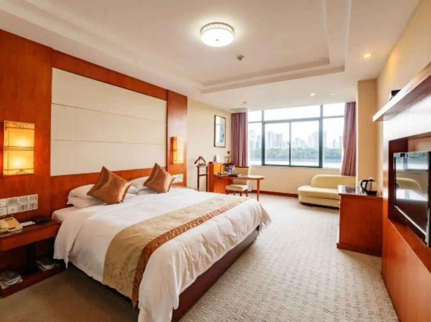 Liuzhou Hotel （South Gate）