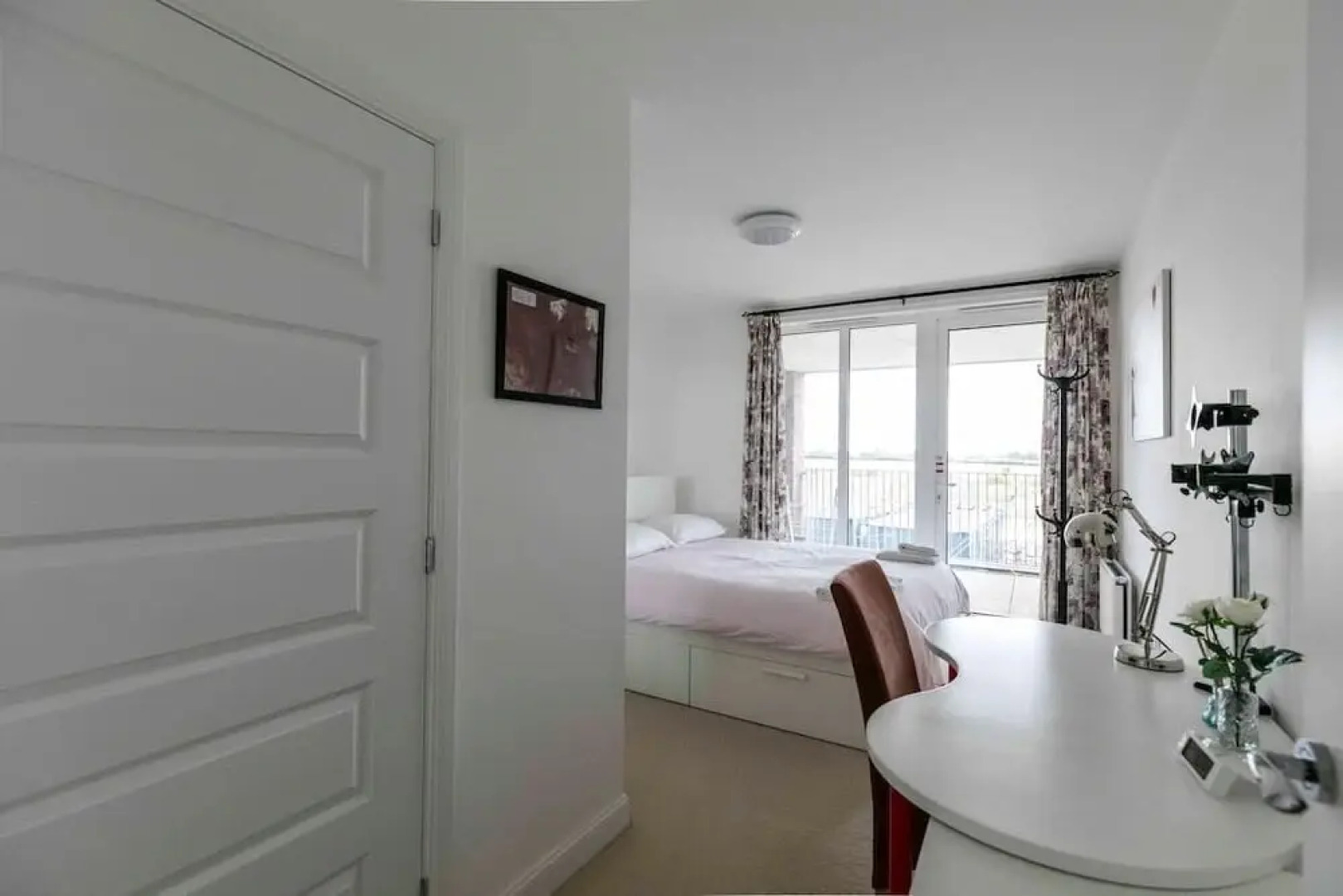 Trendy Sunlit 2BR Cambridge Home /free Parking