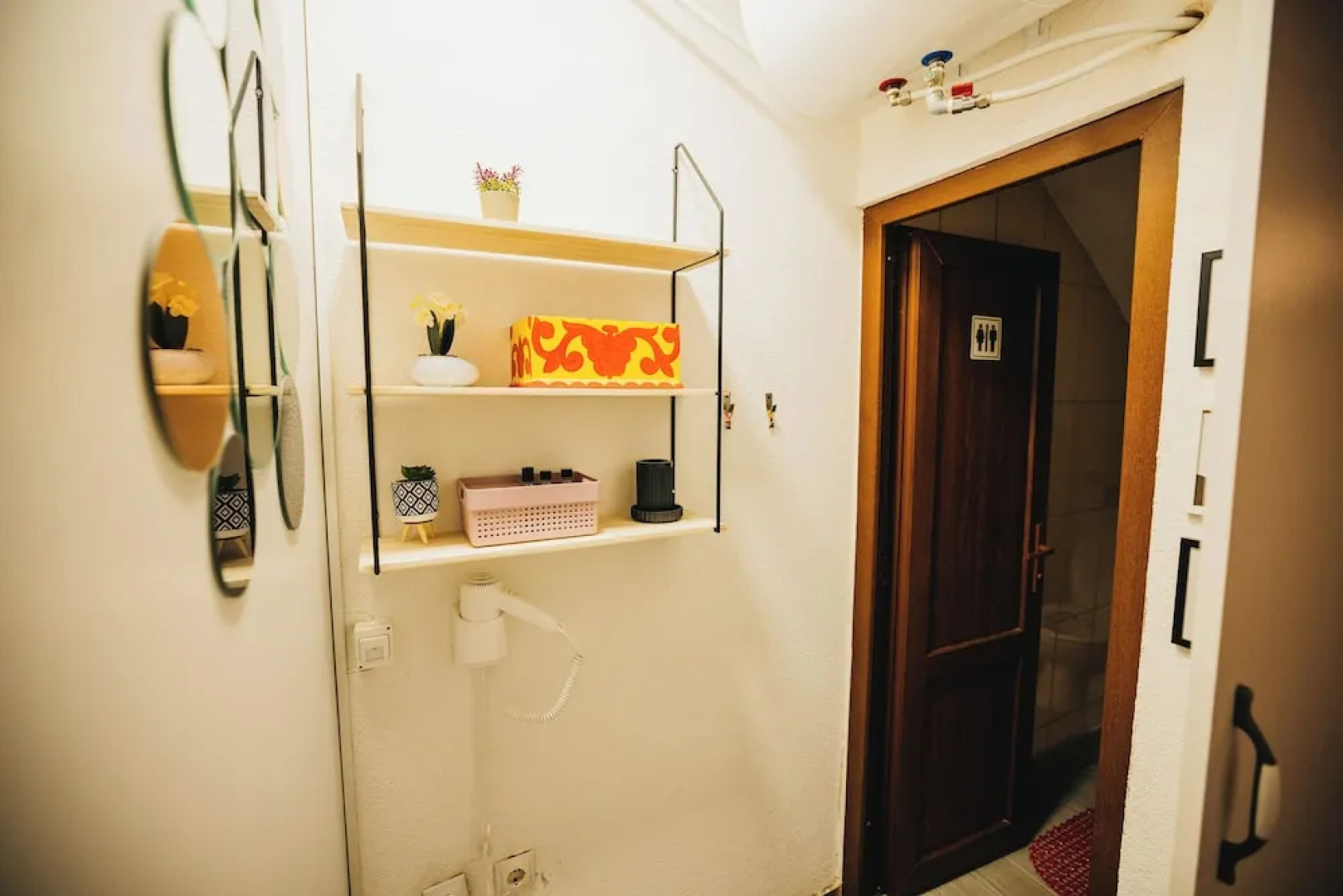 Plis Room - Old Bazaar