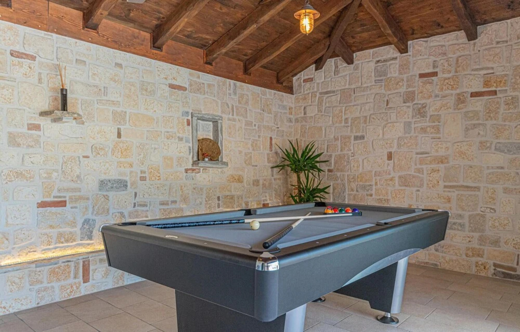 Amazing Home in Jadrija with Hot Tub, Sauna & 4 Bedrooms