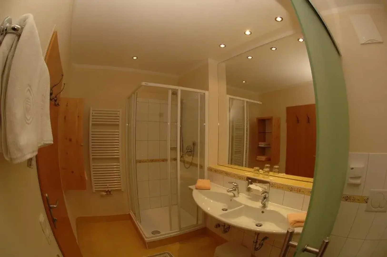 Heidi-Hotel Falkertsee