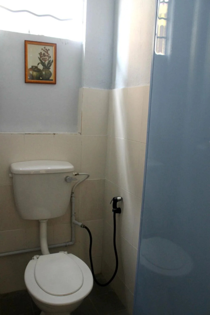 Victoria Hotel and Hostel