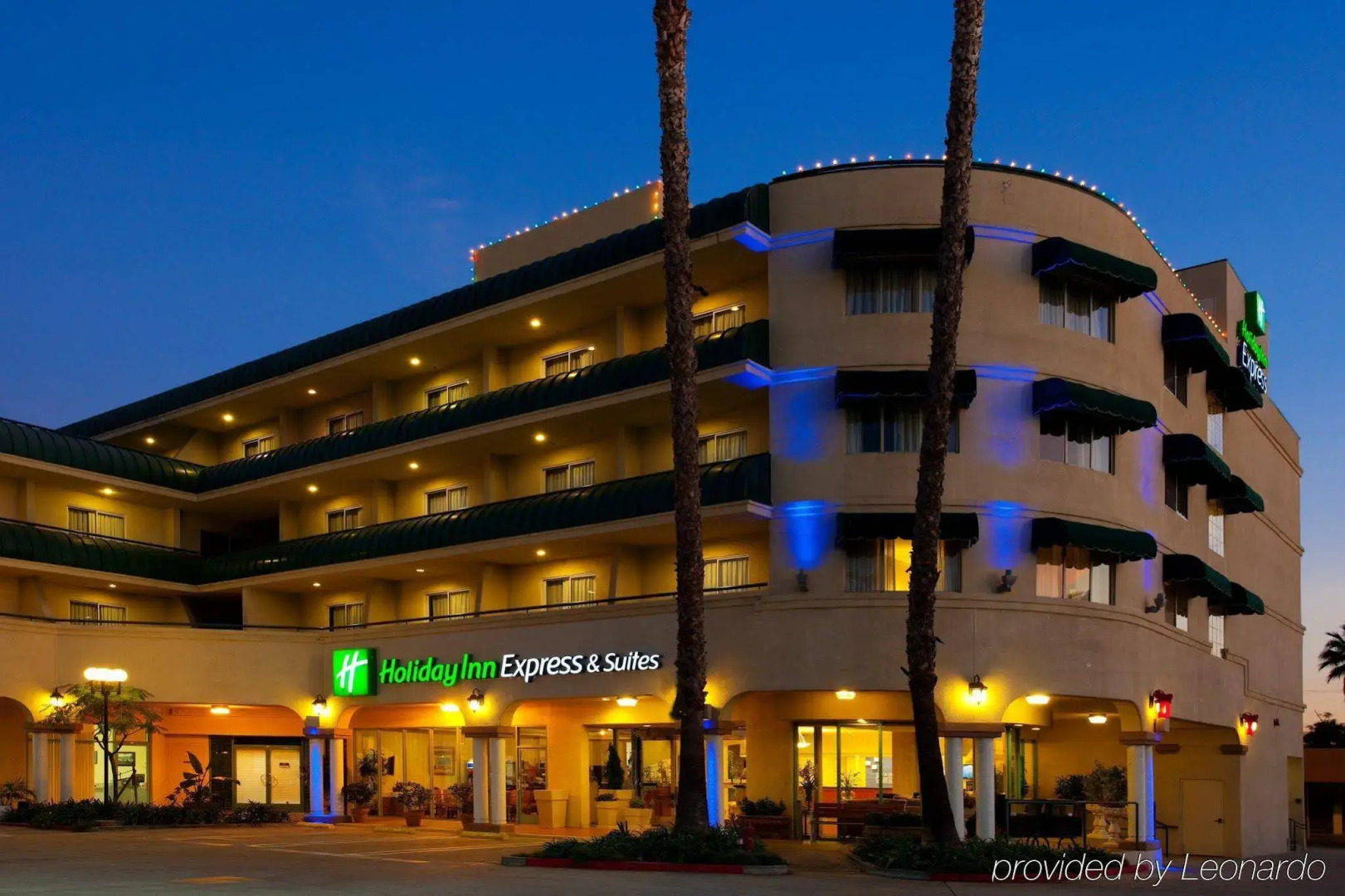 Holiday Inn Express & Suites Pasadena - Los Angeles by IHG