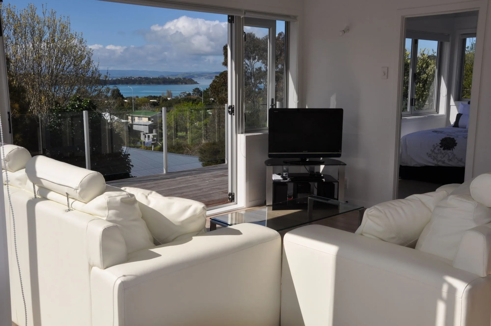 Tiri Cottage - Seaviews in Oneroa