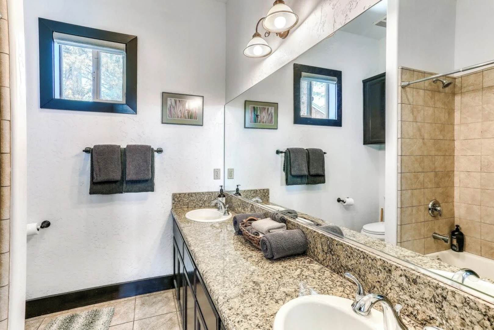 3 Mi to Shaver Lake: Family Home w/ Deck!