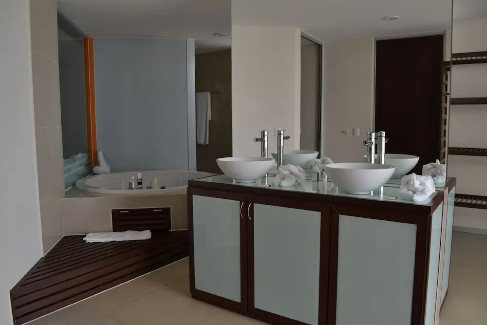 Quetzalcoatl Hotel & Suites Deluxe