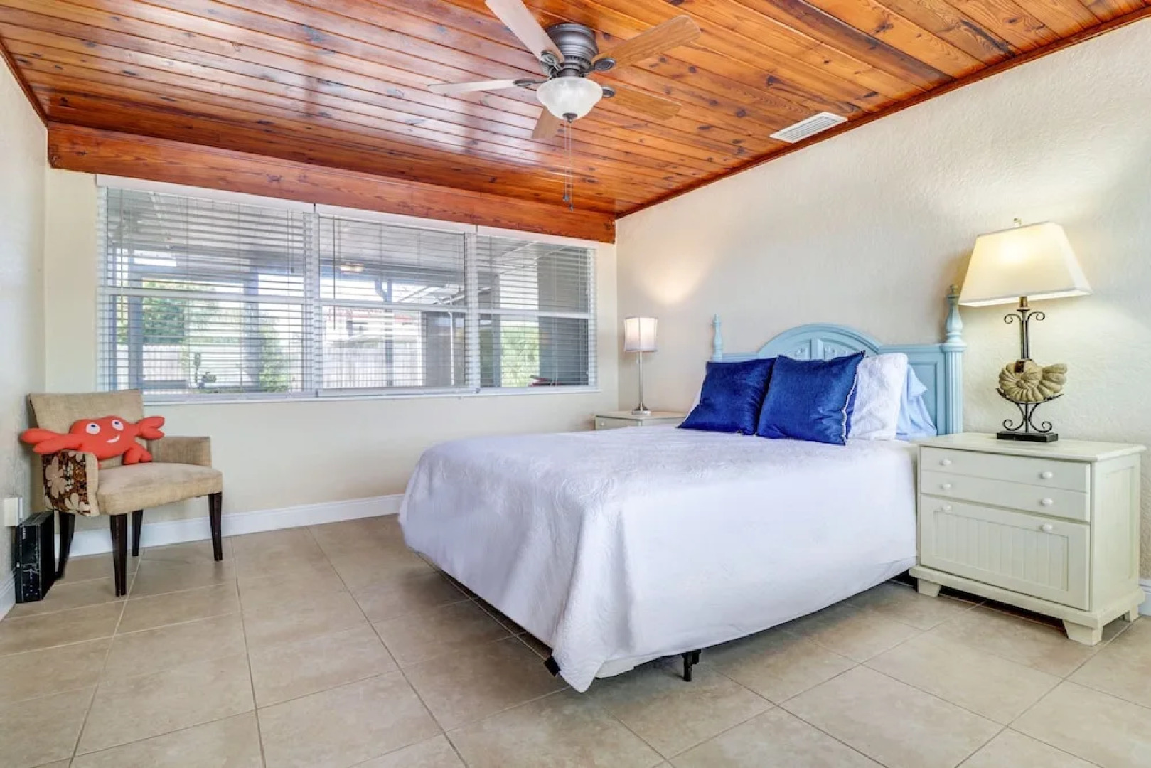 New Listing! Spacious Haven W/ Pool & Hot Tub 5 Bedroom Home