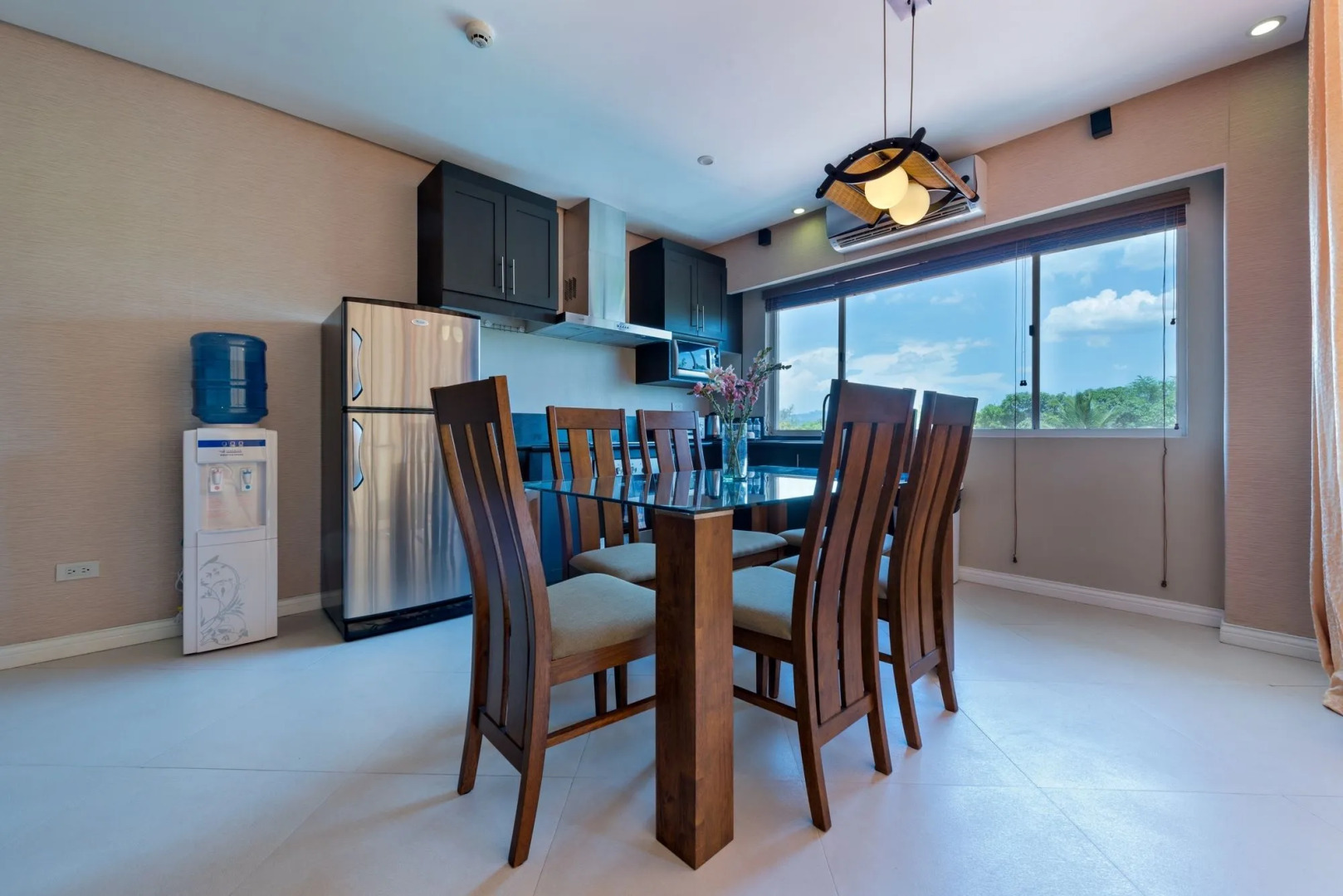 Court Meridian Hotel and Suites