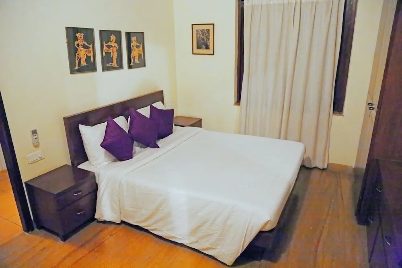 The Acacia Villa - Candy Floss