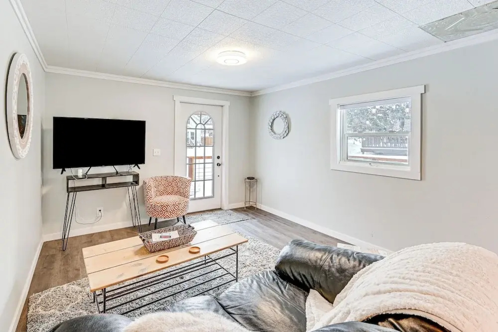 1 Mi to Main Street Polson: Updated Home w/ Deck!