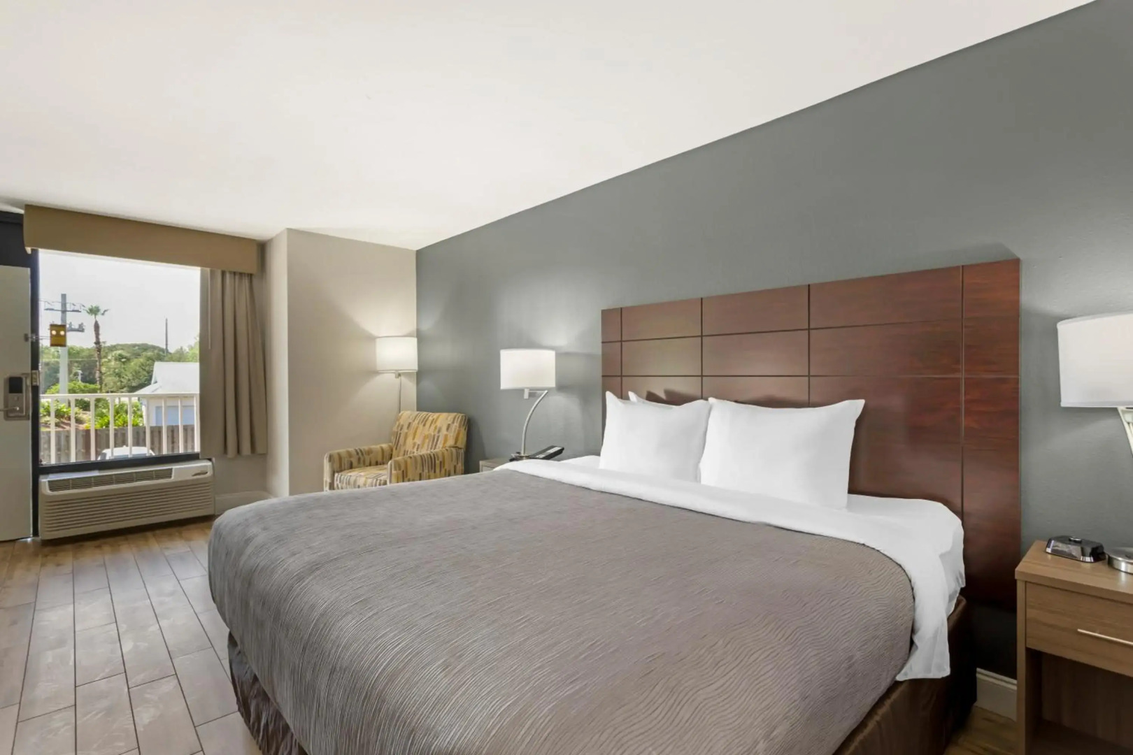 Quality Inn & Suites St Augustine Beach Area