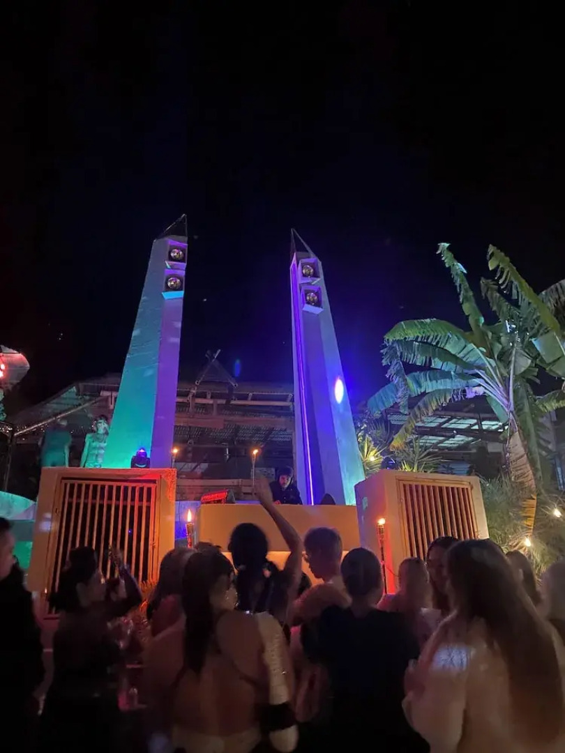 The Lakefront Panajachel by Tzanjuyu