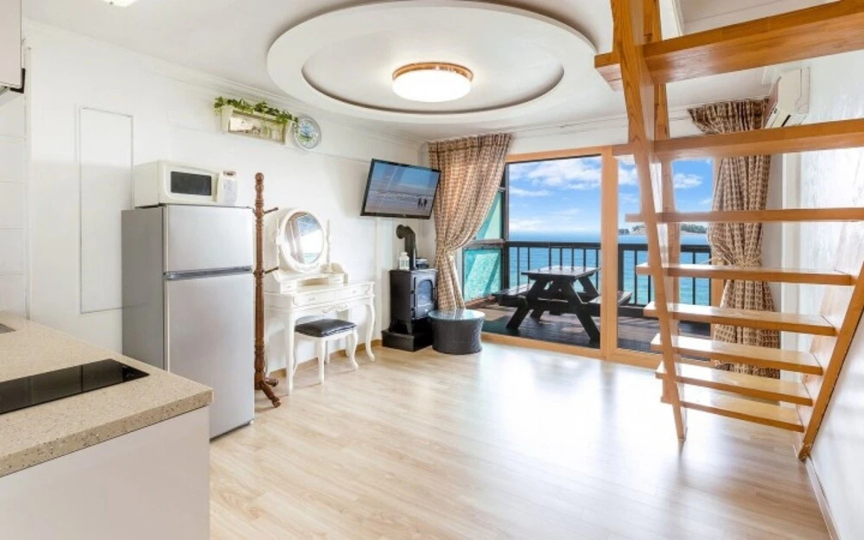 Taean Gold Hue Pension