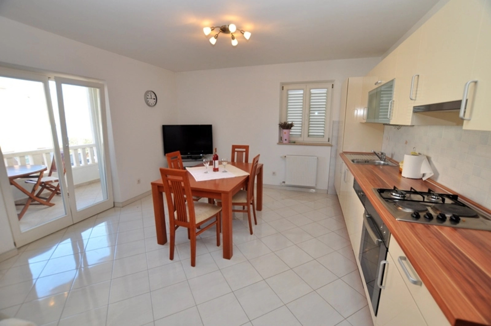 Apartment Pava - beautiful terrace & parking: A1 Postira, Island Brac