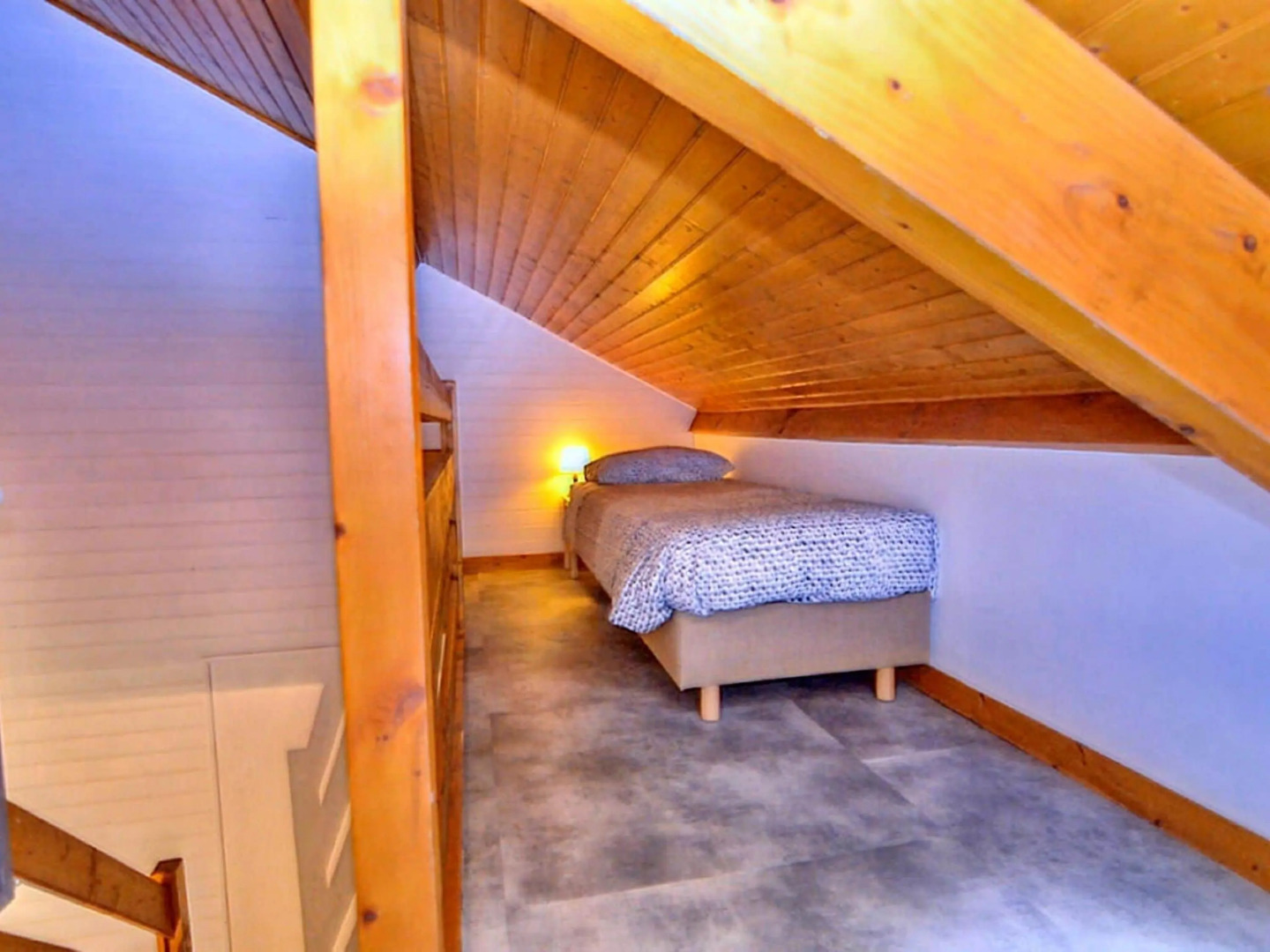 Serene Holiday Home in Cussac with Private Terrace, Barbeque