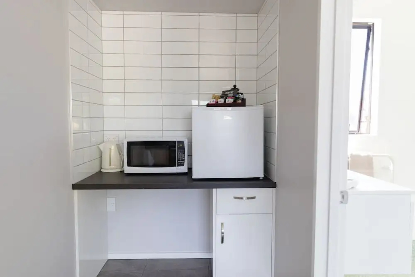 Bk's Palm Court Motor Lodge