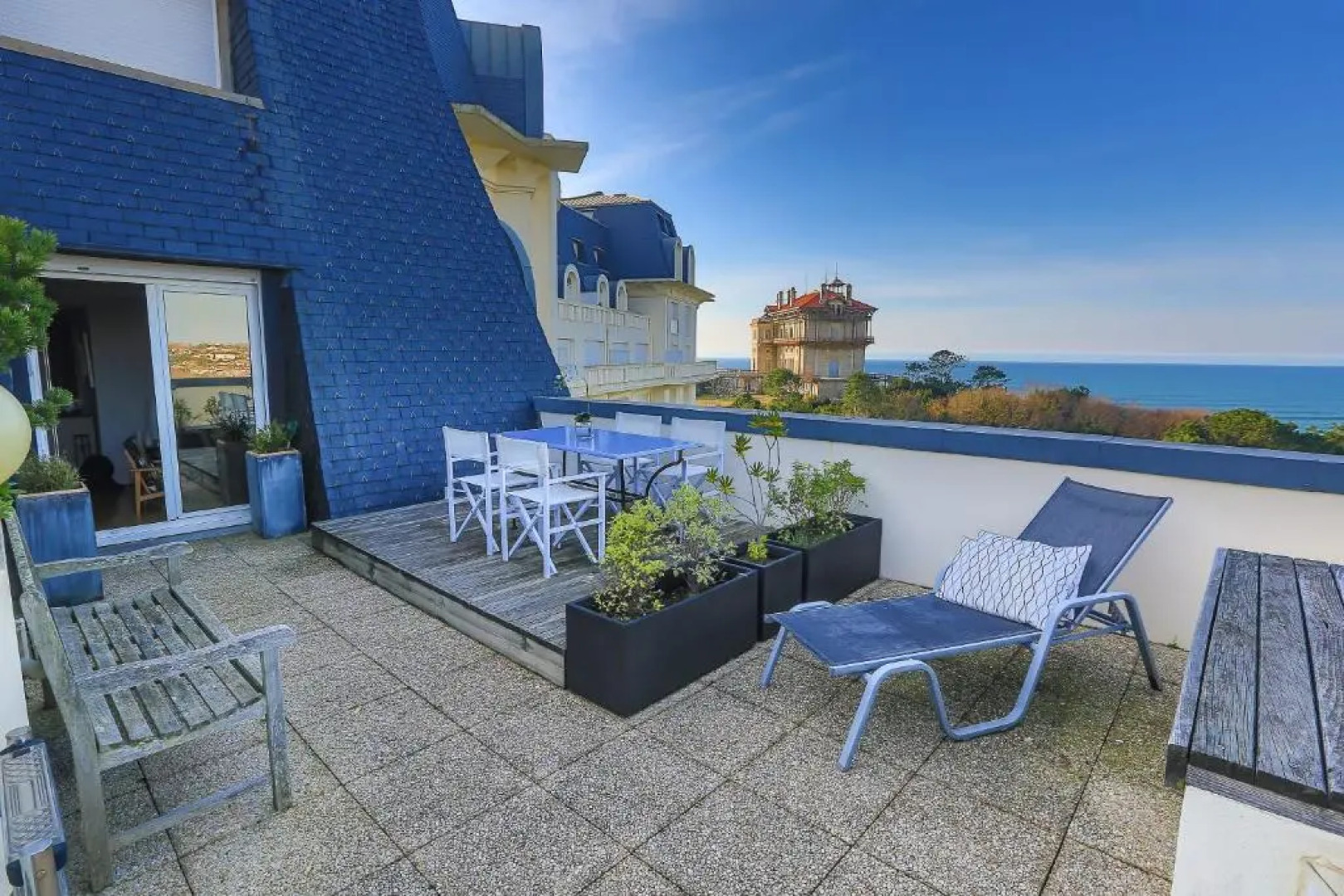 APPARTEMENT PISCINE TERRASSE 1 MIN PLAGE et GOLF