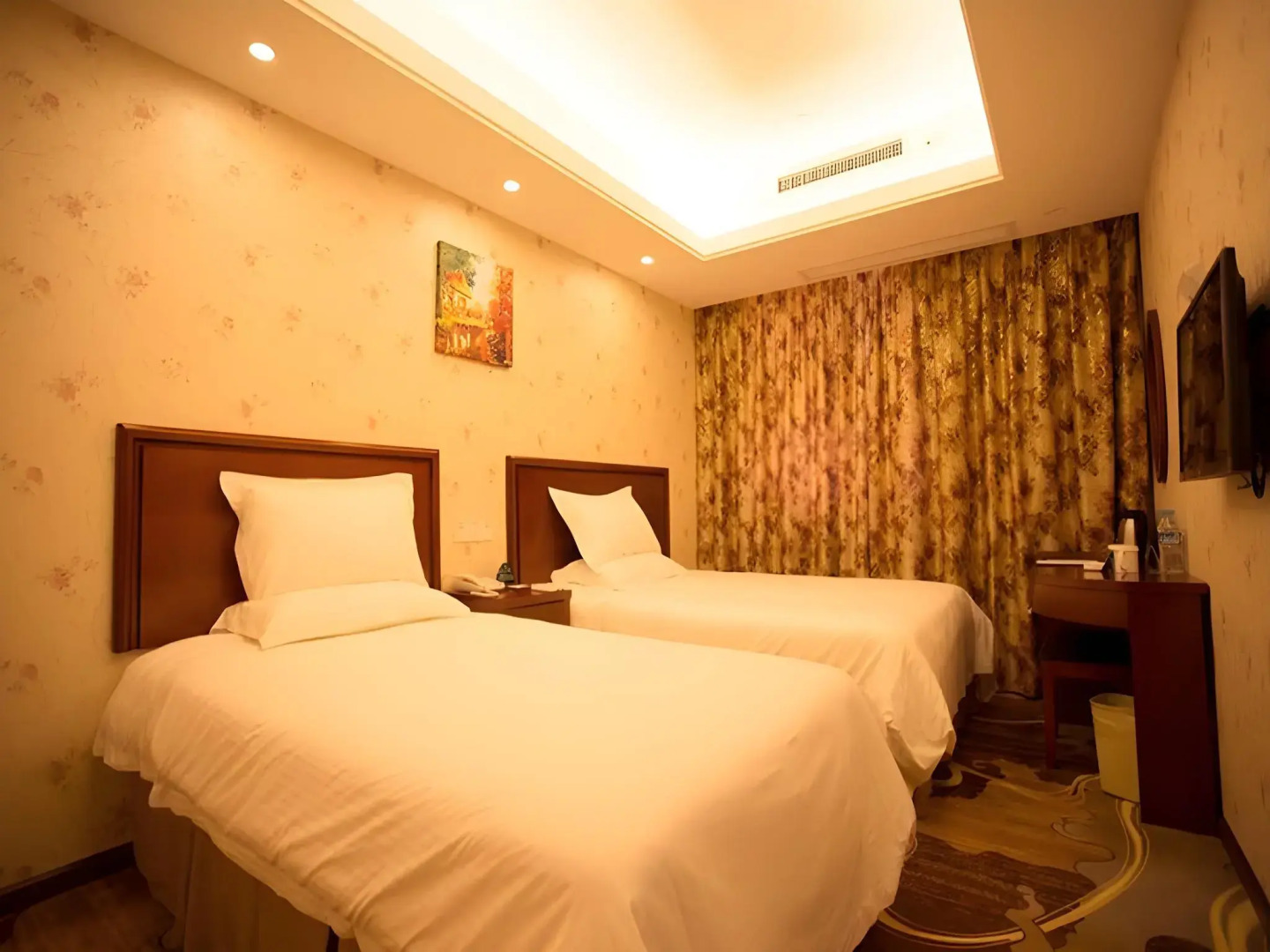 GreenTree Inn HeNan XinXiang LaoDong S Street ZangYing Bridge Business Hotel