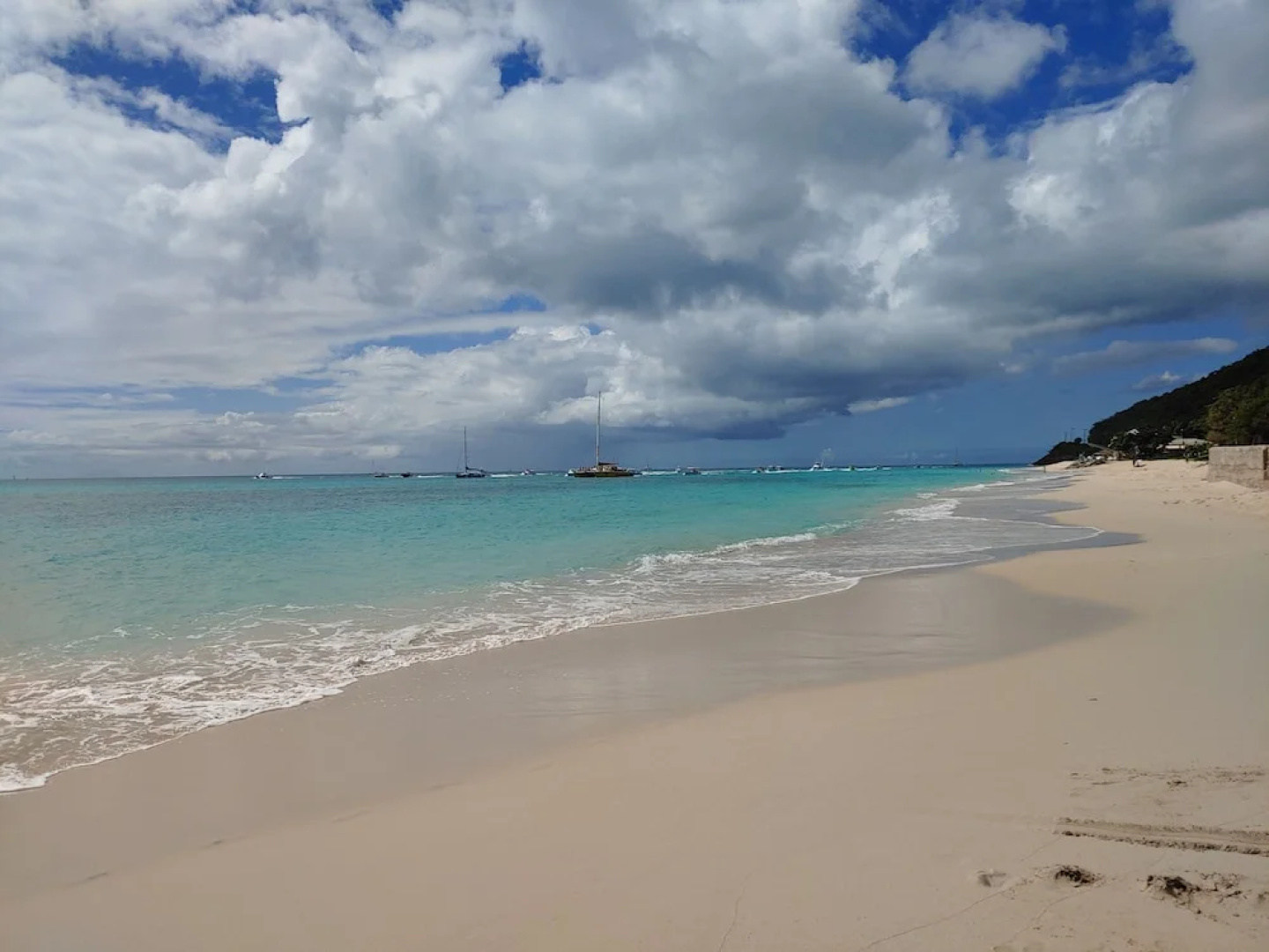 Orrie's Beach Bar Hotel