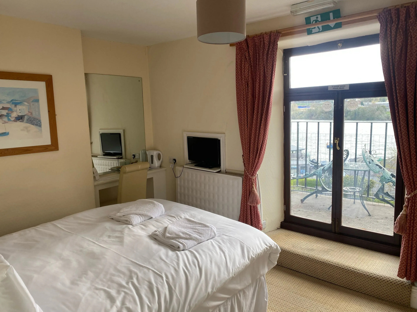 Victoria Hotel Menai Bridge