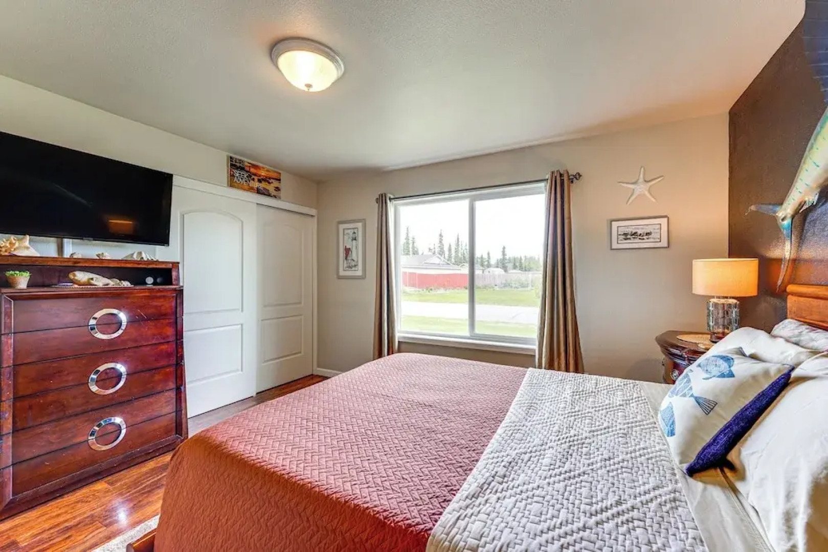 Soldotna Home w/ Yard, Walk to Kenai River!