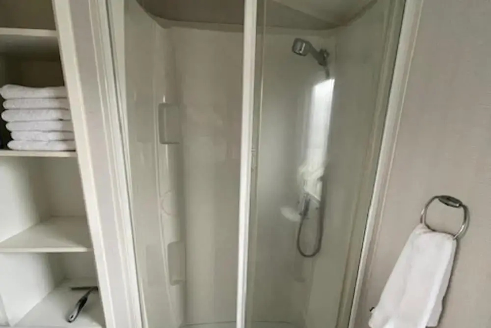 3 Bed-sleeps 8-pet Friendly-parking-sea View