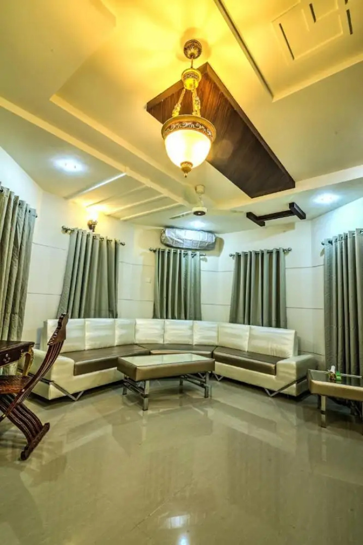 Midway Hotel & Resturant